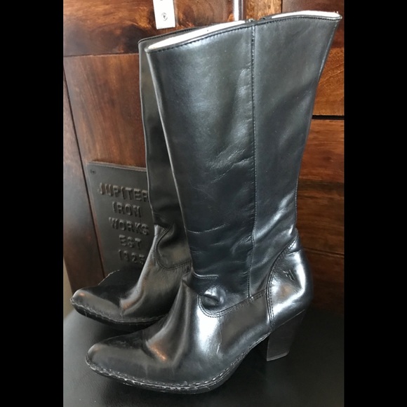 Shoes - Heeled Leather zip up boots